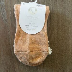 Move active Tan Grip Socks